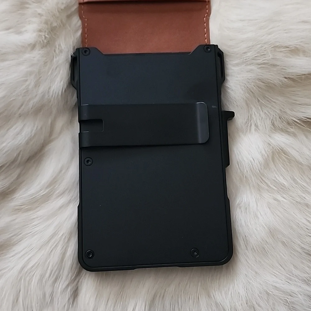 Men's Minimalist RFID Wallet With Card Ejector